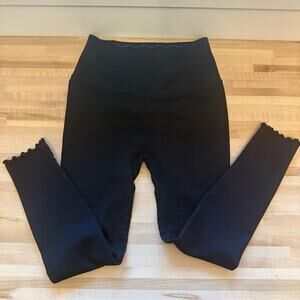Spiritual Gangster Ribbed Lettuce Hem Leggings – Black –‎ Size M/L